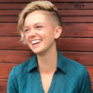 Meet your Posher, Olivia